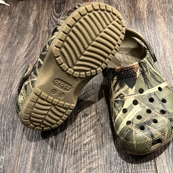 Crocs - Picture 2 of 3